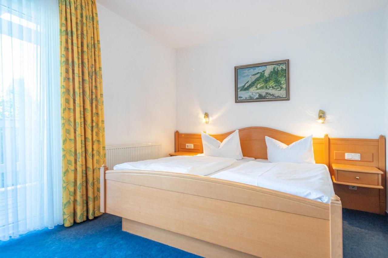 Pension Bergen Берген-ауф-Рюген Экстерьер фото